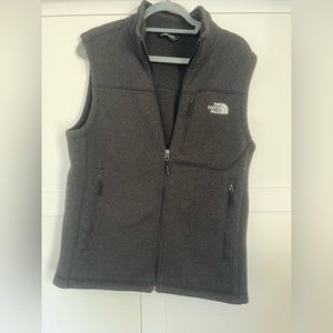 Men’s north face vest